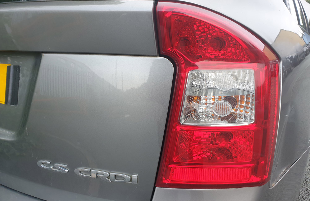 Kia Carens GS CRDI Rear Tail Light Drivers